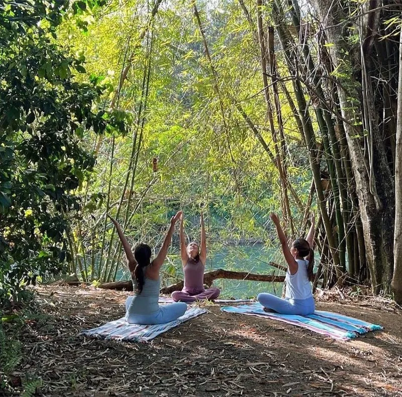 Group Yoga_mobile
